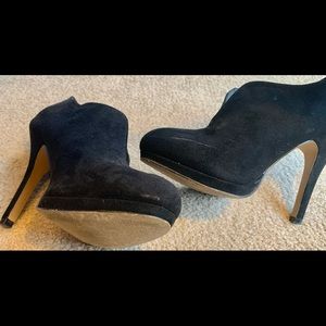 APT. 9 Swede black Booties / Shoe SZ 6, open front.